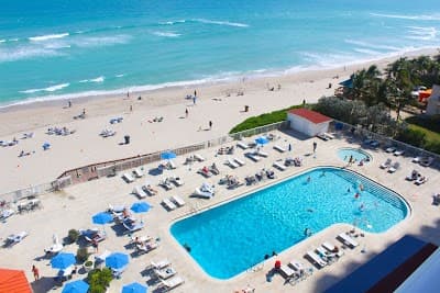 Ramada Plaza by Wyndham Marco Polo Beach Resort photo 3