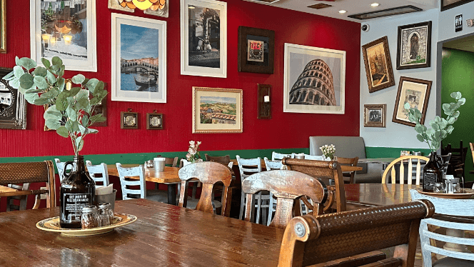 Amici Trattoria Italian