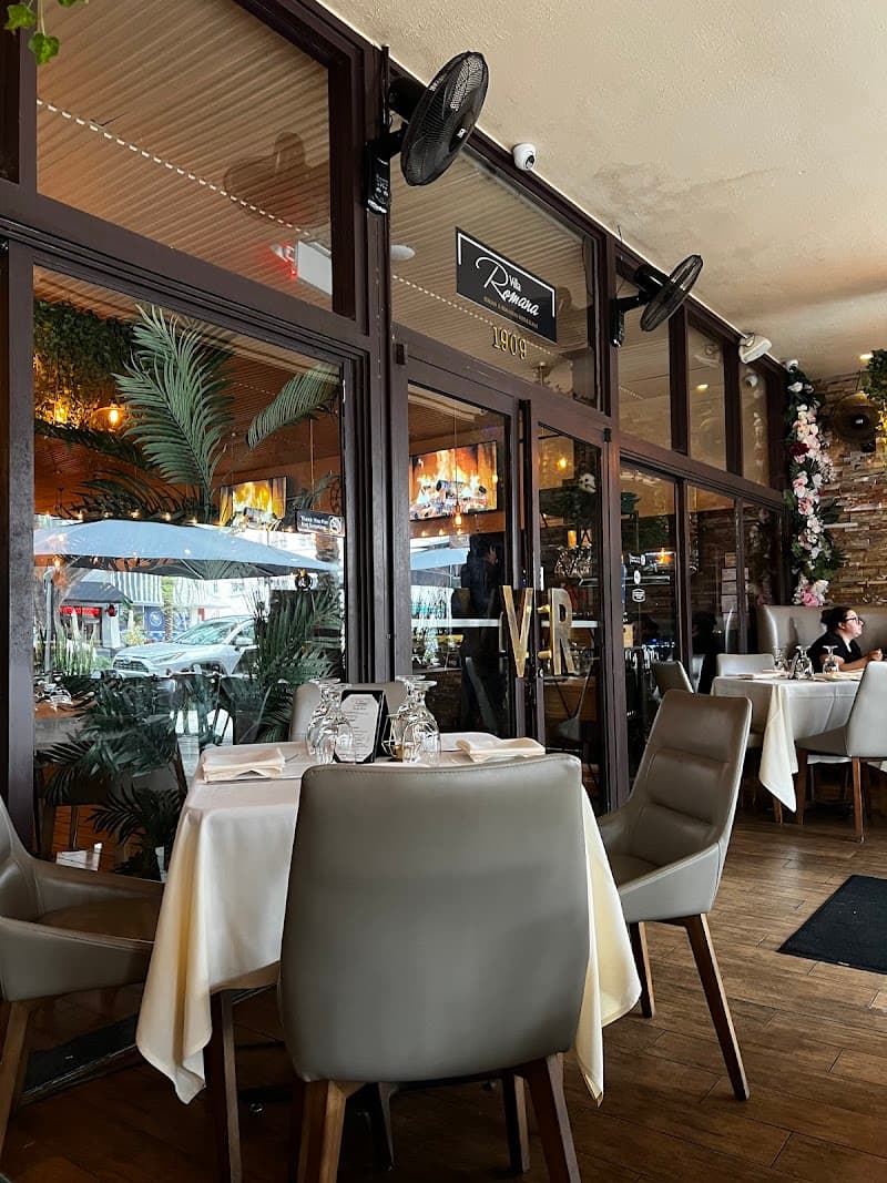 VILLA ROMANA Italian & Romanian Restaurant photo 5