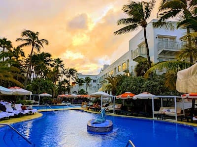 The Savoy Hotel & Beach Club ~ Miami Beach photo 3