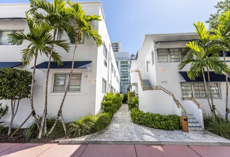 Oceanside Hotel + Suites