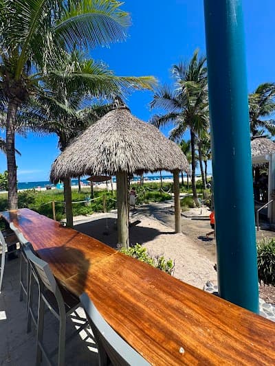 Lucky Fish Beach Bar + Grill photo 4