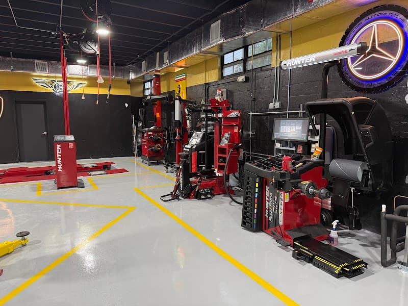 Superior Exotics Team Customs and Collision photo 3