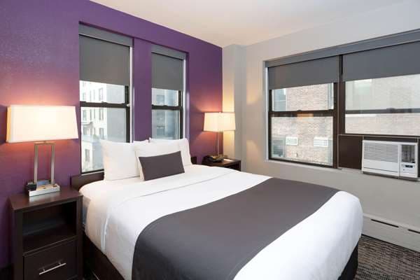 La Quinta Inn & Suites by Wyndham New York City Central Park photo 3