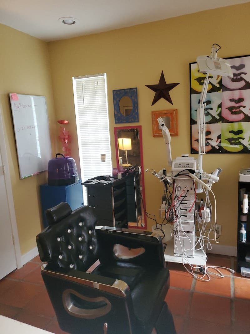 Mel’s Mobile Makeovers