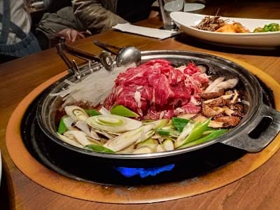 Bulgogi Brothers, Finance center