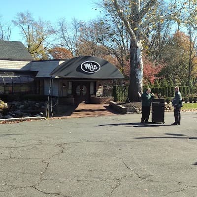 MJ's at Buttonwood Manor photo 3