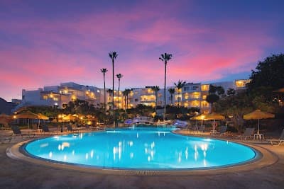 Mayfair Gardens photo 3