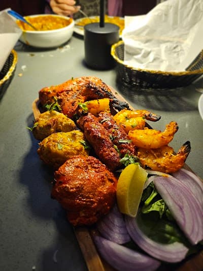 Red Onion Indian Lunch Brunch Dinner photo 3