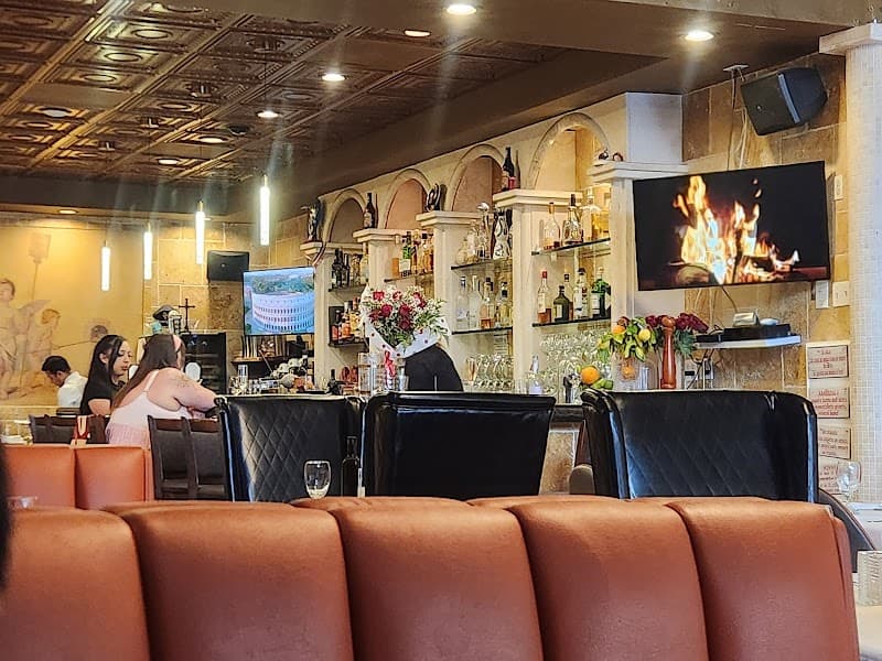 Mona Lisa Restaurant photo 3