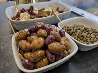 LOX & TRUFFLES Deli photo 2