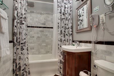 The Knickerbocker on the Lake photo 3