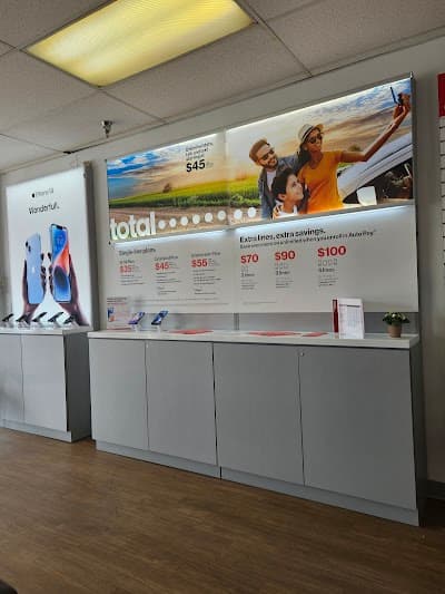 Total Wireless photo 3