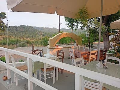 Takis Taverna Platanos By Hatziioannou