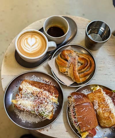 Pan y Pepinillos Café photo 3