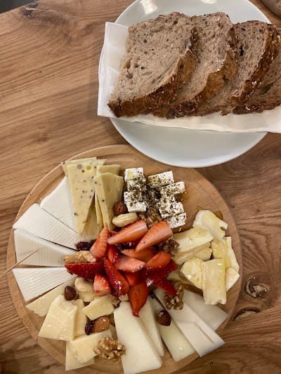 ווין סטש - בר יין במודיעין The wine stash photo 3