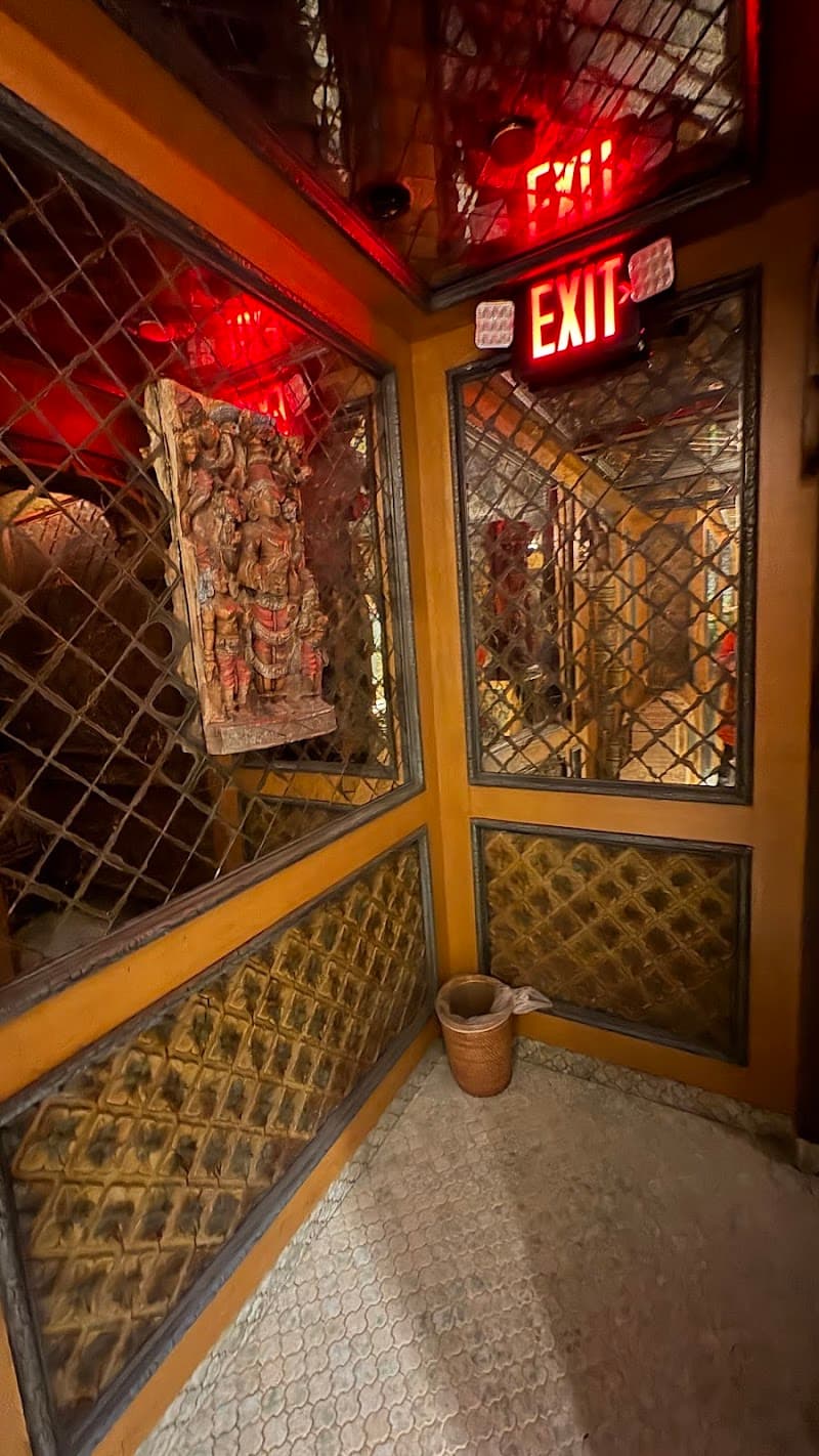 MAI-KAI Restaurant and Polynesian Show photo 5