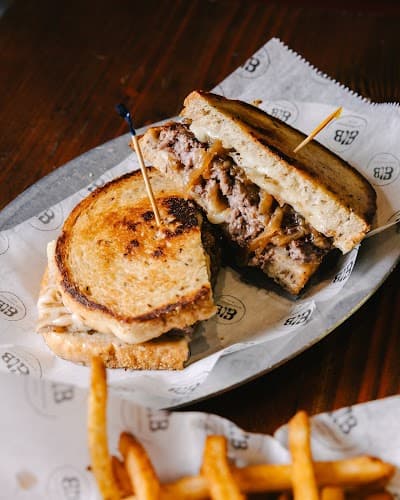 Black Iron Burger Theater District | Hamburger restaurant Bar photo 2