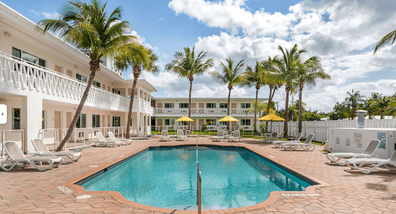 Downtown Hollywood Gardens Inn & Suites