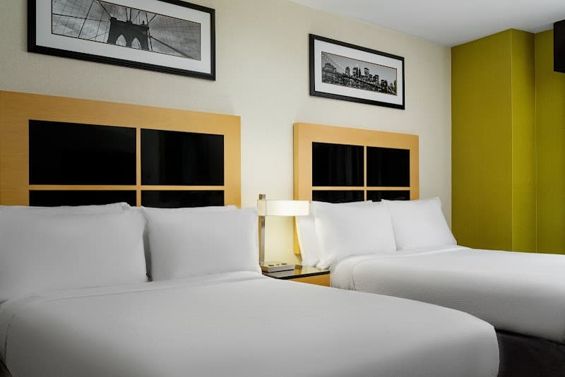 Holiday Inn Express New York City-Wall Street, an IHG Hotel photo 4