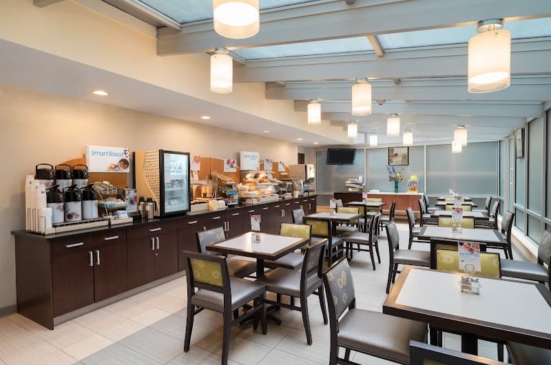 Holiday Inn Express New York City-Wall Street, an IHG Hotel photo 5