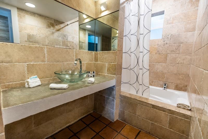 Chesterfield Hotel & Suites photo 3