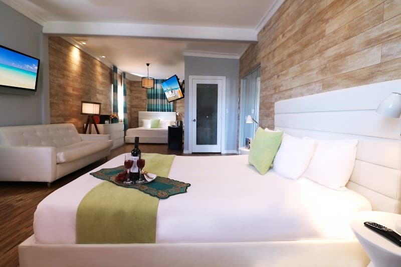 Chesterfield Hotel & Suites photo 4