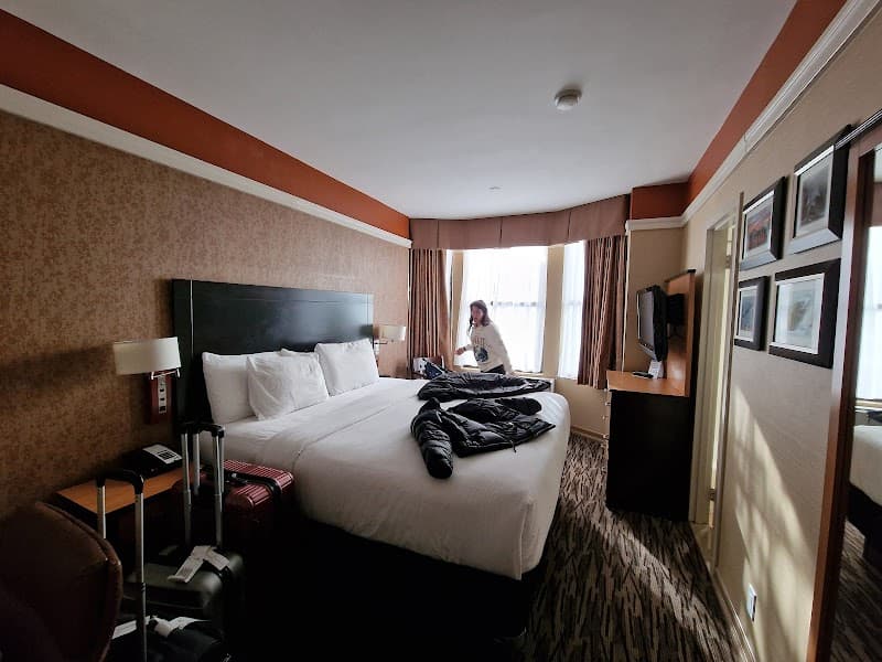 The Hotel at Fifth Avenue photo 3