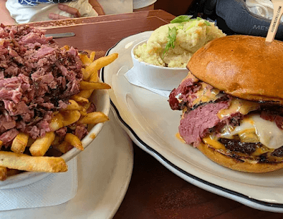Reuben's Deli and Steakhouse photo 3