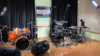 STUDIO D - בית הספר למוסיקה במודיעין