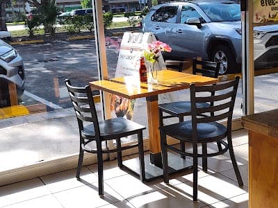 Shanguls Jamaican Restaurant & Juice Bar